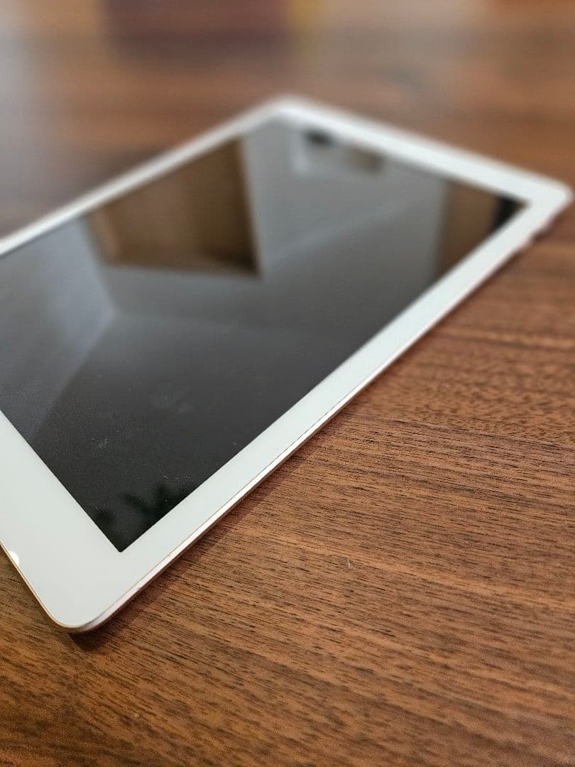 chiwawa⭐︎専用 4【値段交渉可】iPad (第6世代) Wifiモデル
